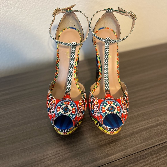 Platform Sandals - Picture 7 of 11